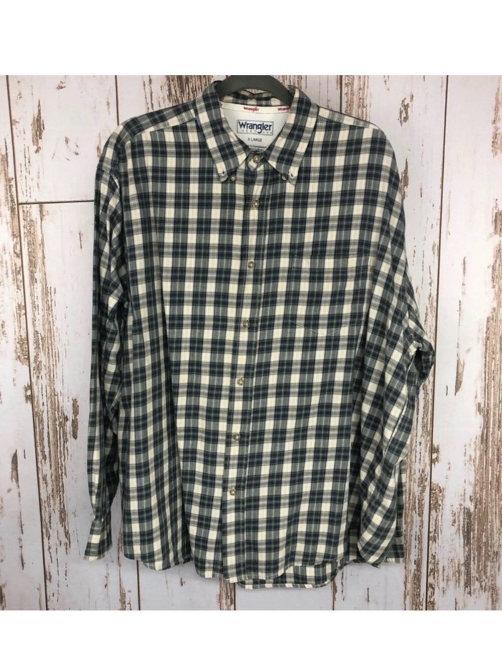 Wrangler Hero Shirt, Plaid Button Down Shirt, Size XL. In excellent condition!